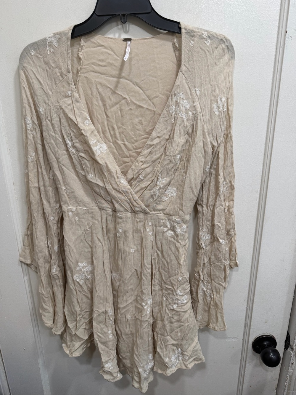 Free People Cream Floral Embroidered Wrap Tunic ❤️💜